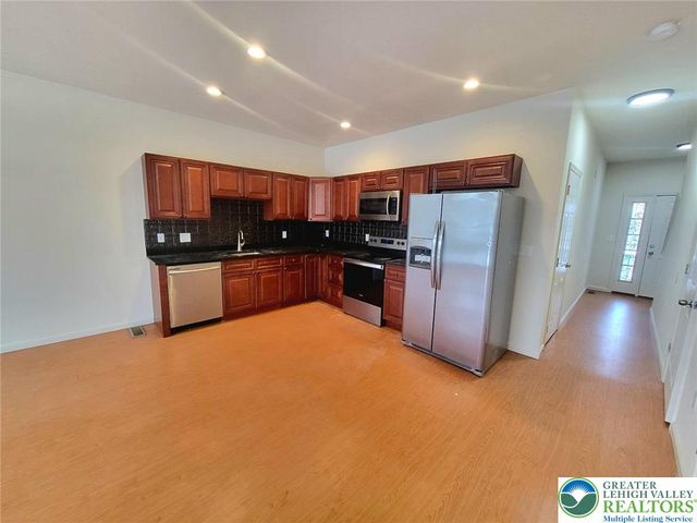 2167 South Poplar Street, Allentown City, PA 18103