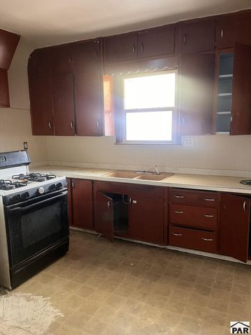 1237 E Abriendo Ave, Pueblo, CO 81004