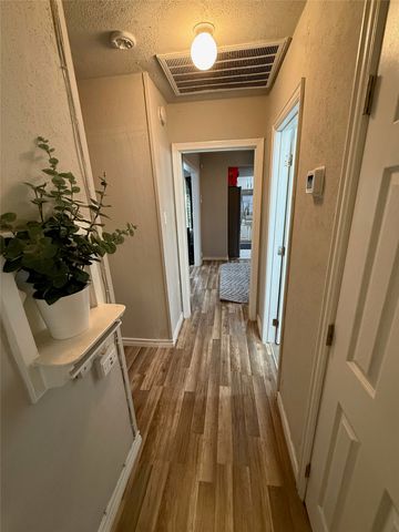 1506 Ruea Avenue, Grand Prairie, TX 75050