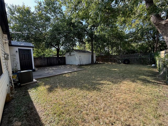 1506 Ruea Avenue, Grand Prairie, TX 75050