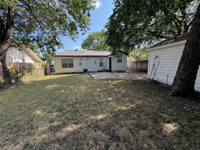 1506 Ruea Avenue, Grand Prairie, TX 75050