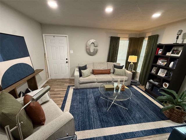 1506 Ruea Avenue, Grand Prairie, TX 75050