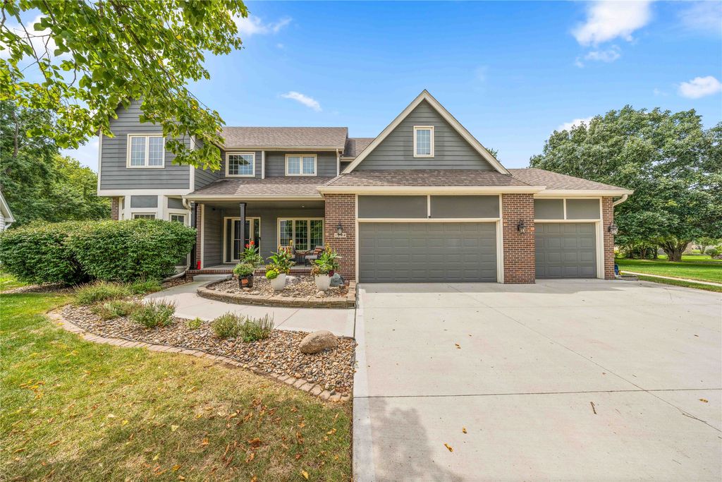 1844 NW 151st Court, Clive, IA 50325
