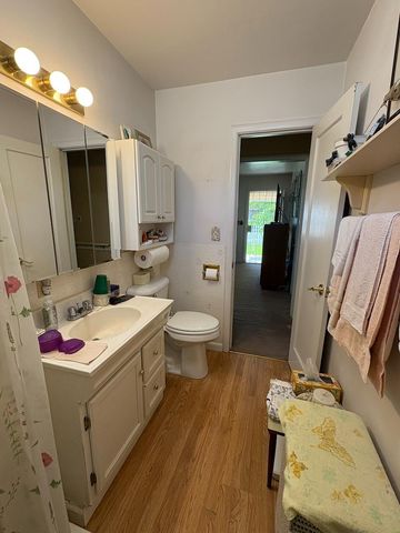 7055 Mccomber St, Sacramento, CA 95828