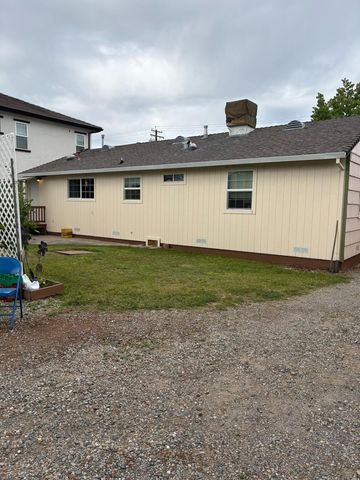 7055 Mccomber St, Sacramento, CA 95828