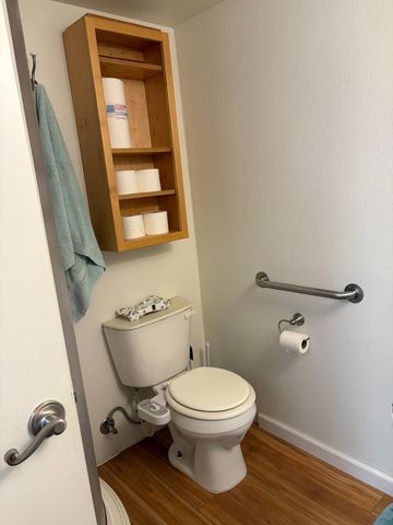 7055 Mccomber St, Sacramento, CA 95828