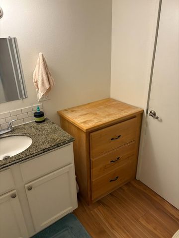 7055 Mccomber St, Sacramento, CA 95828