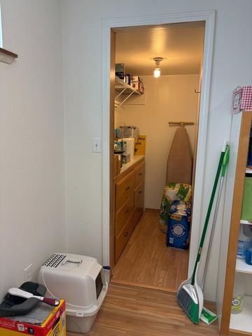 7055 Mccomber St, Sacramento, CA 95828