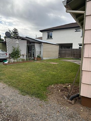 7055 Mccomber St, Sacramento, CA 95828