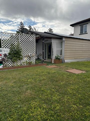 7055 Mccomber St, Sacramento, CA 95828