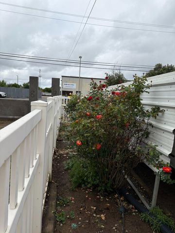 7055 Mccomber St, Sacramento, CA 95828