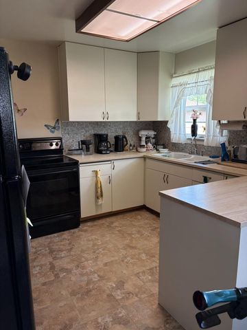 7055 Mccomber St, Sacramento, CA 95828