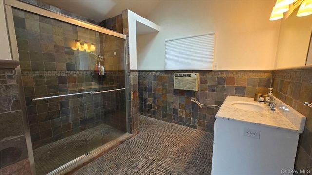13 Beachland Avenue, East Quogue, NY 11942