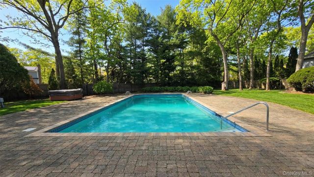 13 Beachland Avenue, East Quogue, NY 11942
