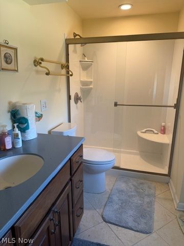 6 Lynnwood Drive, Vienna, WV 26105