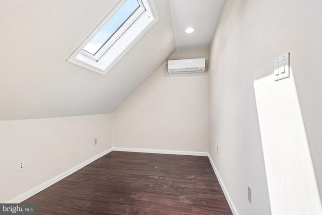 70 VILLAGE LN, Levittown, PA 19054