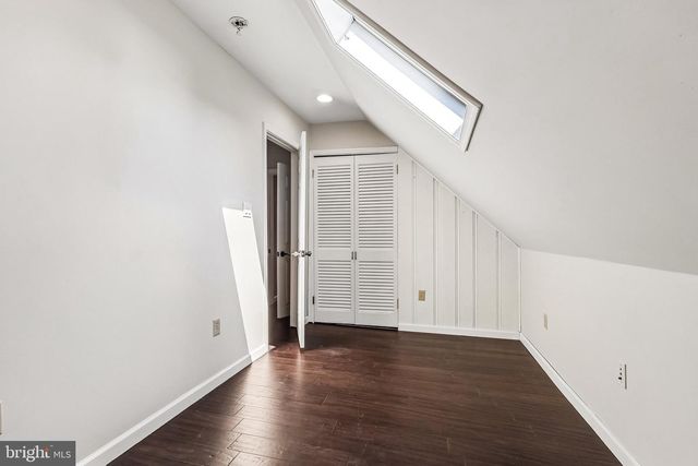 70 VILLAGE LN, Levittown, PA 19054
