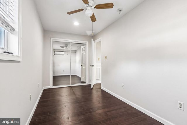 70 VILLAGE LN, Levittown, PA 19054