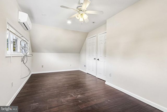 70 VILLAGE LN, Levittown, PA 19054