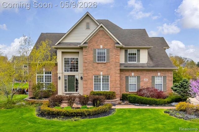 3881 High Grove Way, Lake Orion, MI 48360