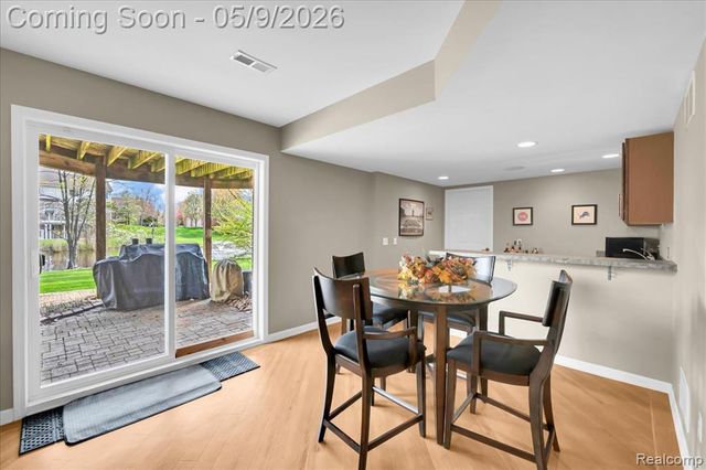 3881 High Grove Way, Lake Orion, MI 48360