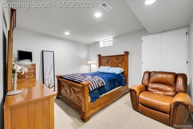 3881 High Grove Way, Lake Orion, MI 48360