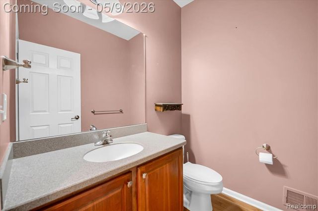 3881 High Grove Way, Lake Orion, MI 48360