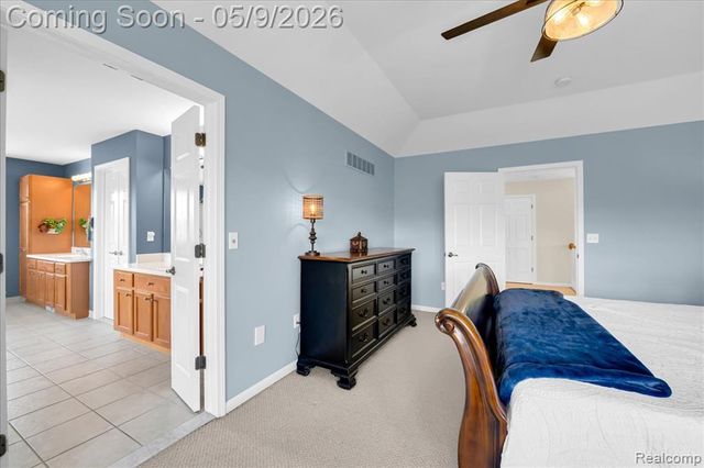 3881 High Grove Way, Lake Orion, MI 48360