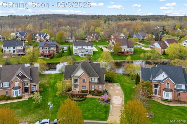 3881 High Grove Way, Lake Orion, MI 48360