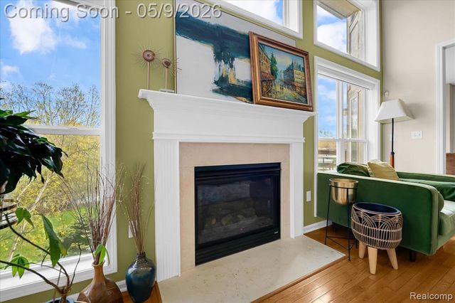 3881 High Grove Way, Lake Orion, MI 48360