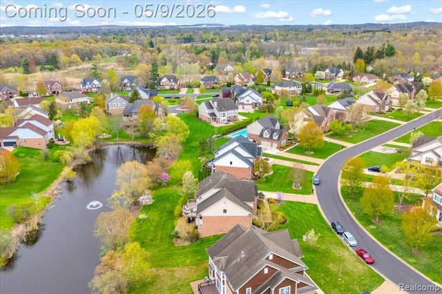3881 High Grove Way, Lake Orion, MI 48360