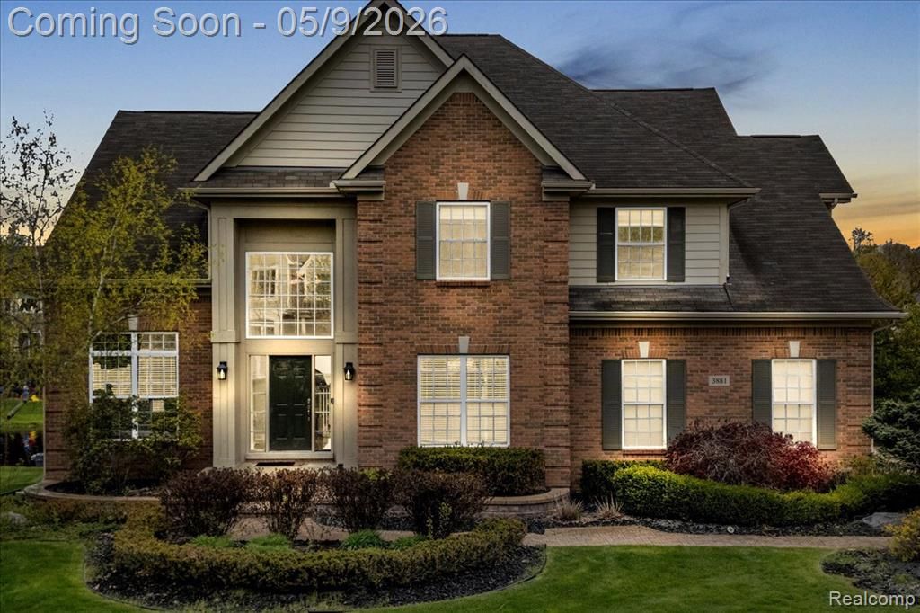 3881 High Grove Way, Lake Orion, MI 48360