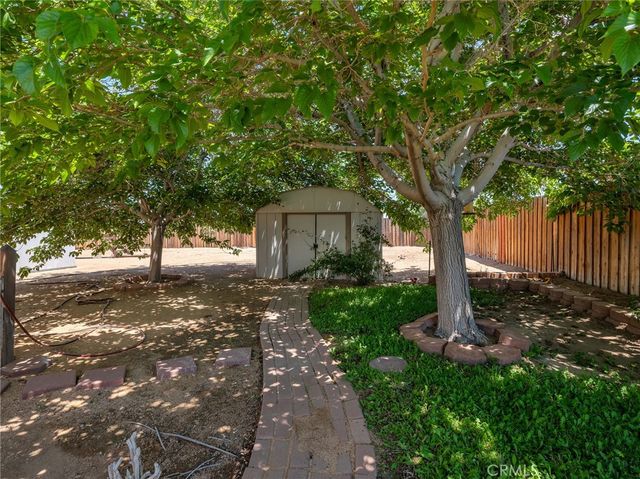 21693 Wren, Apple Valley, CA 92308