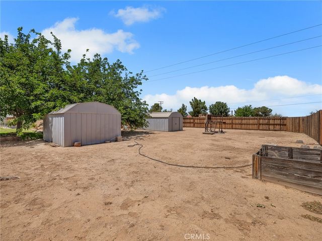 21693 Wren, Apple Valley, CA 92308