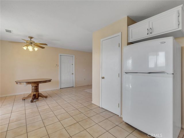 21693 Wren, Apple Valley, CA 92308