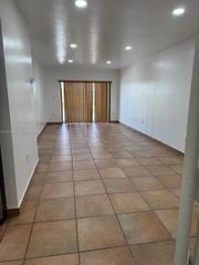 5731 NW 37th St 407, Virginia Gardens, FL 33166