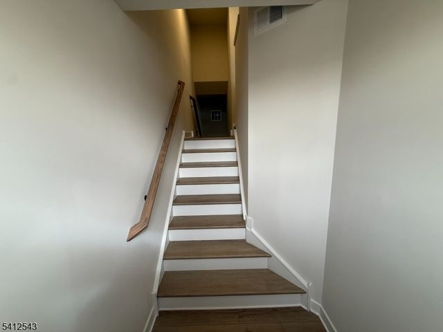 6 Lafayette Ln, Montville Twp., NJ 07082