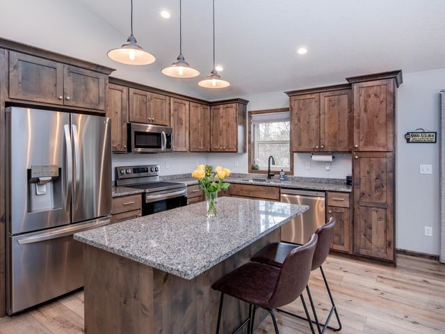 1167 Pinewood Trail, New Richmond, WI 54017