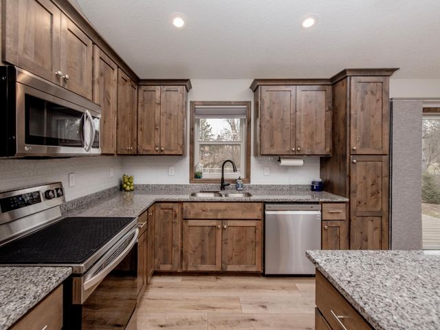 1167 Pinewood Trail, New Richmond, WI 54017