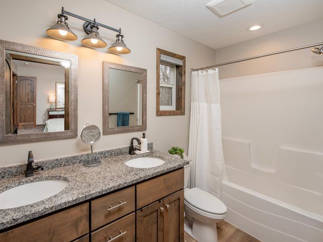 1167 Pinewood Trail, New Richmond, WI 54017