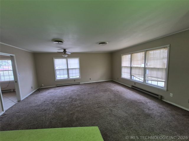 222 SE 3rd Street, Pryor, OK 74361