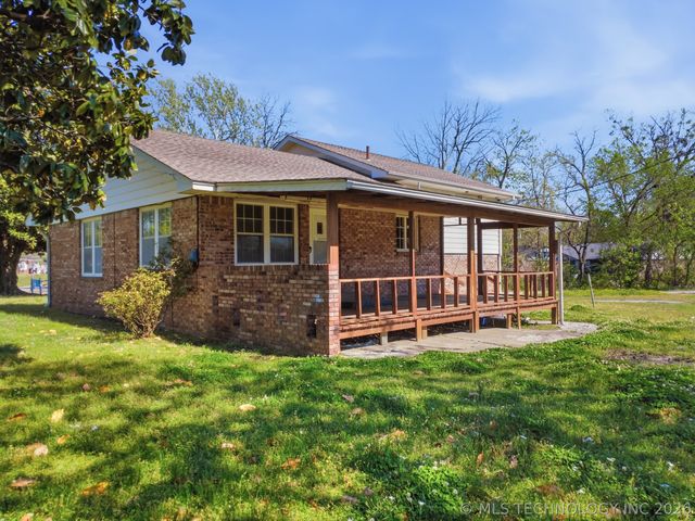 222 SE 3rd Street, Pryor, OK 74361