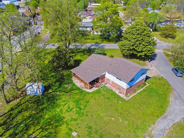 222 SE 3rd Street, Pryor, OK 74361
