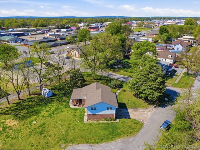 222 SE 3rd Street, Pryor, OK 74361