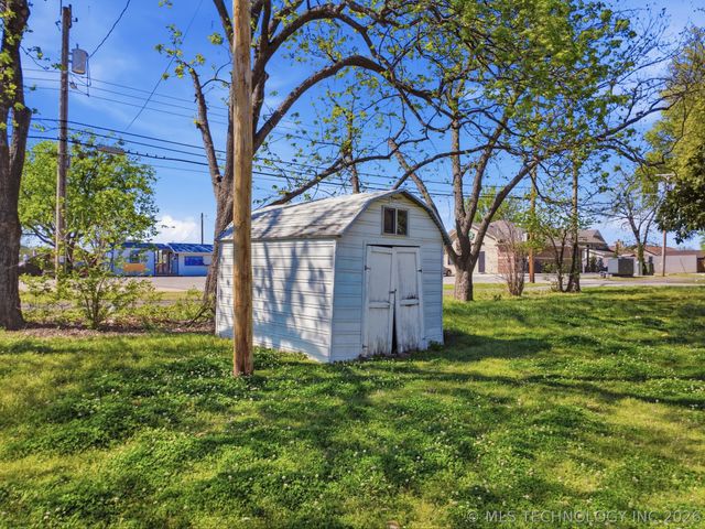 222 SE 3rd Street, Pryor, OK 74361