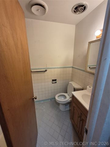 222 SE 3rd Street, Pryor, OK 74361