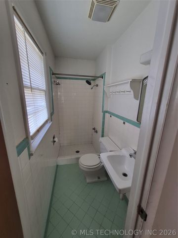 222 SE 3rd Street, Pryor, OK 74361