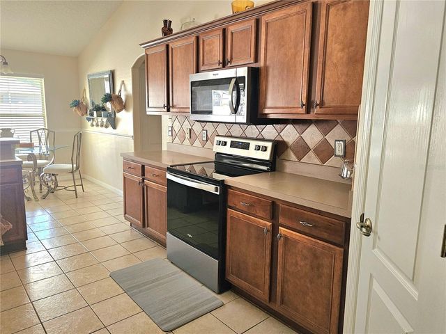 34224 SHADEWOOD CIRCLE, Leesburg, FL 34788