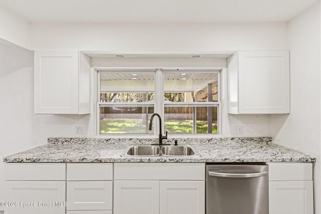 565 Wistar Court NE, Palm Bay, FL 32907