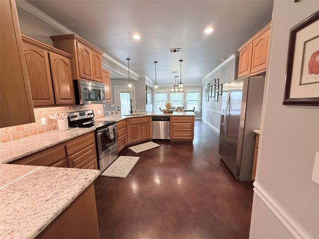 252 Sunday DR, Burnet, TX 78611